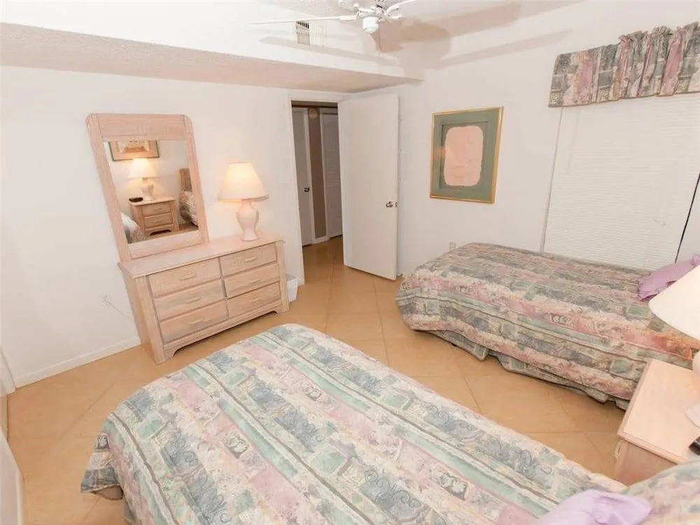 Summerchase 1008 - 3 Br condo by RedAwning
