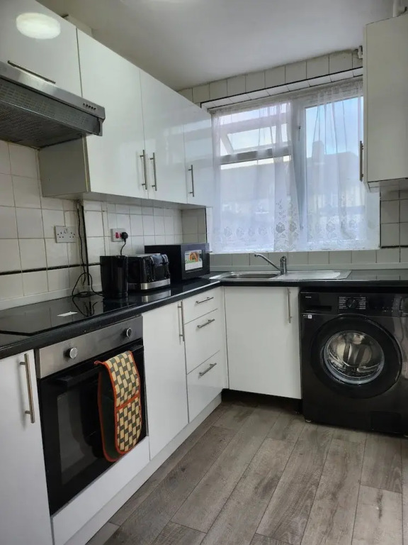 Charming 3-bedroom House Rental in Greater London