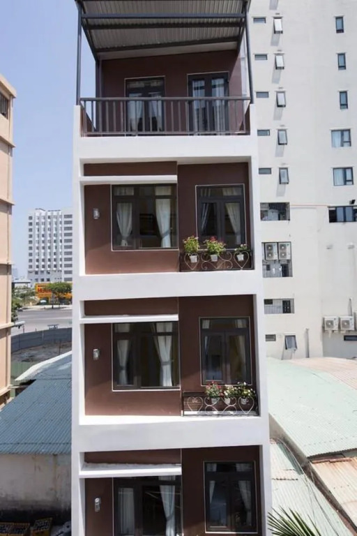 Luna House Danang