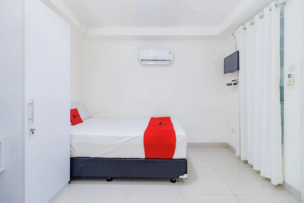 RedDoorz near Jakarta International Velodrome