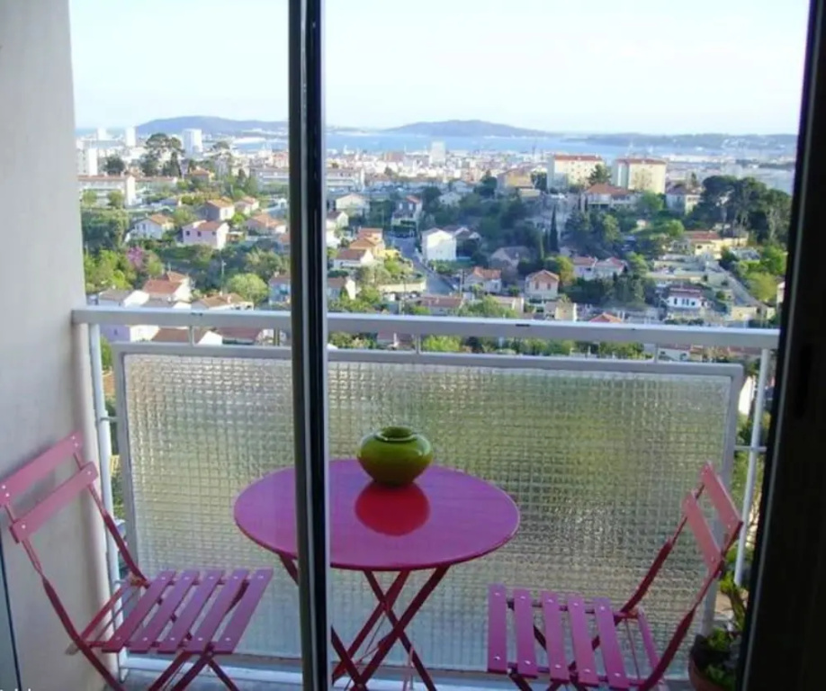 Apartment With one Bedroom in Toulon, With Wonderful sea View, Furnished Balcony and Wifi - 3 km From the Beach