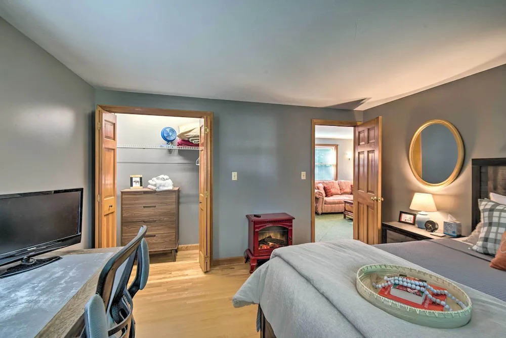 Charming Saco Home w/ Deck, 5 Mi to Beach!