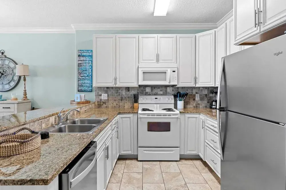 Beachfront Access, 2 Pools, Beach Service w/ Chairs Emerald Isle Resort 1308
