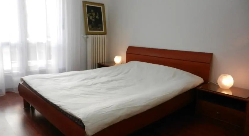 Redlotus Accommodation-Old City Inter2