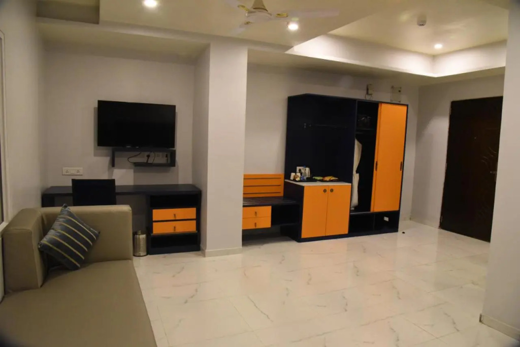 Regenta Inn Vadodara, 500m from Railway Station