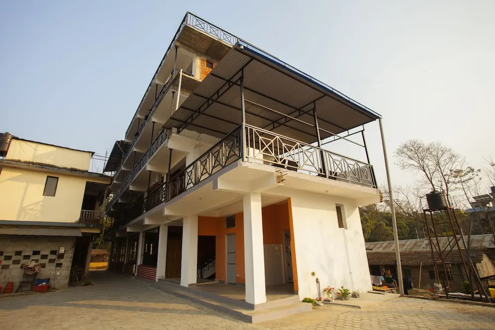 Sauraha Holiday Home Riverside by managed Hotel Surya Adventure