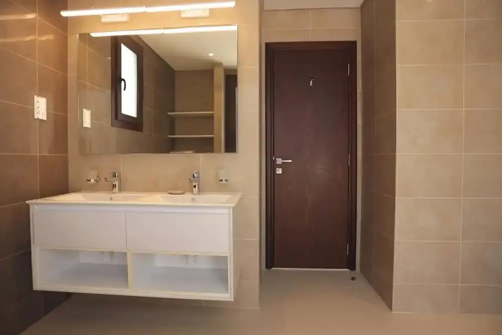 Peaceful 2-bedroom Pool Escape