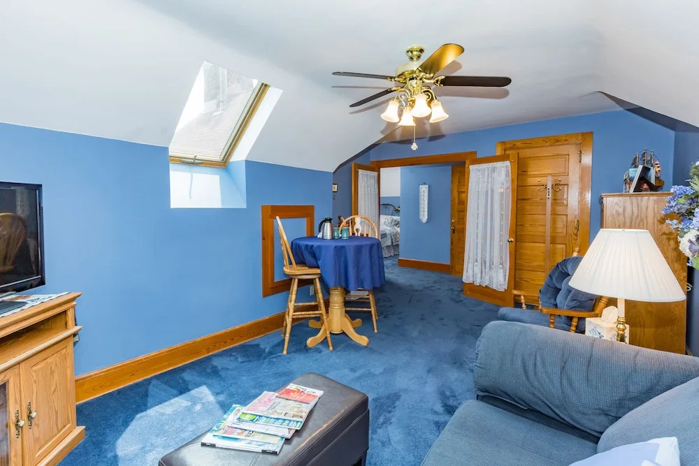 The Firelight Inn on Oregon Creek Bed and Breakfast