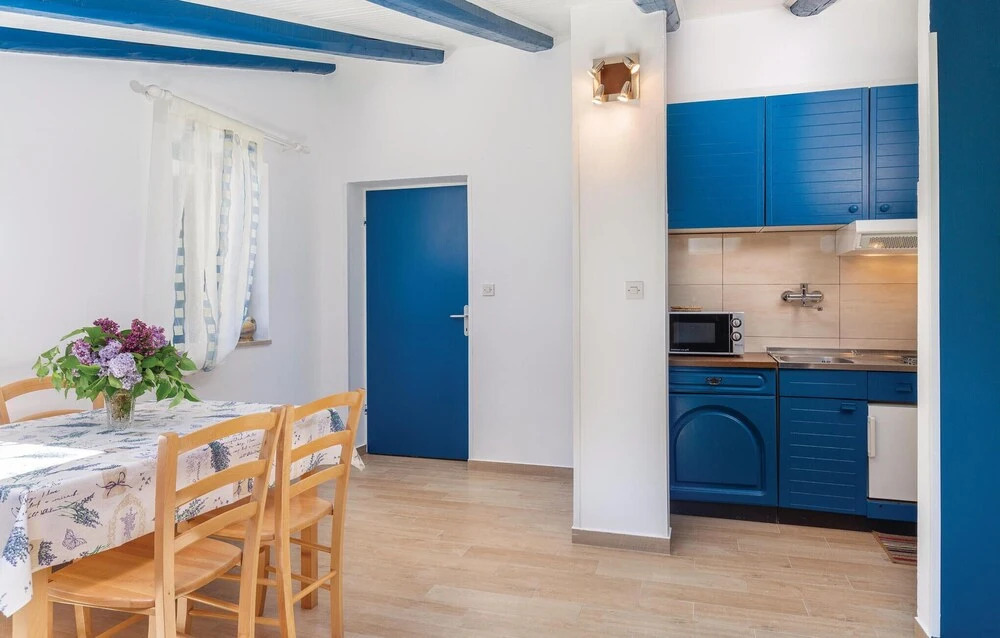 Stunning Home in Tar With Wifi and 4 Bedrooms