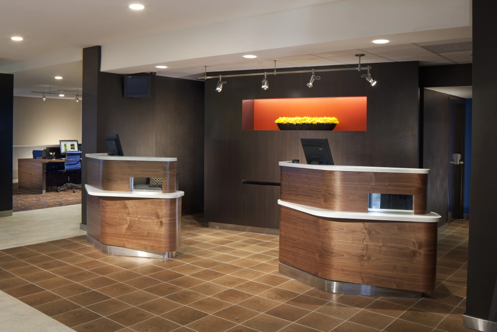 Отель Courtyard by Marriott Fort Myers Cape Coral