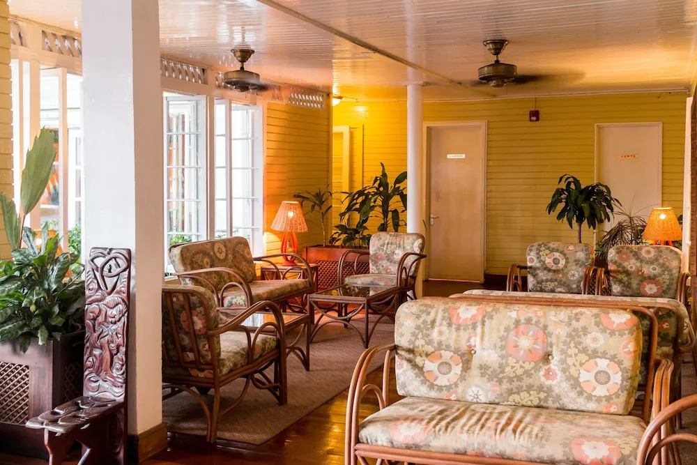 Cara Lodge Hotel
