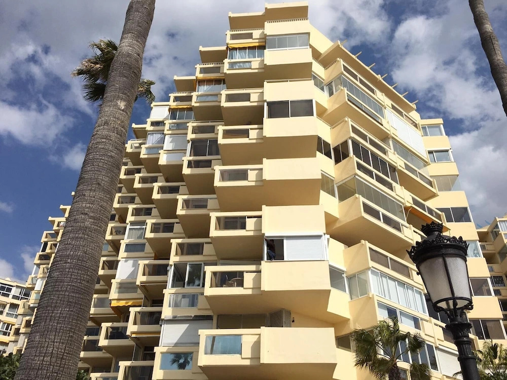 Rentcostadelsol Marbella-El Faro