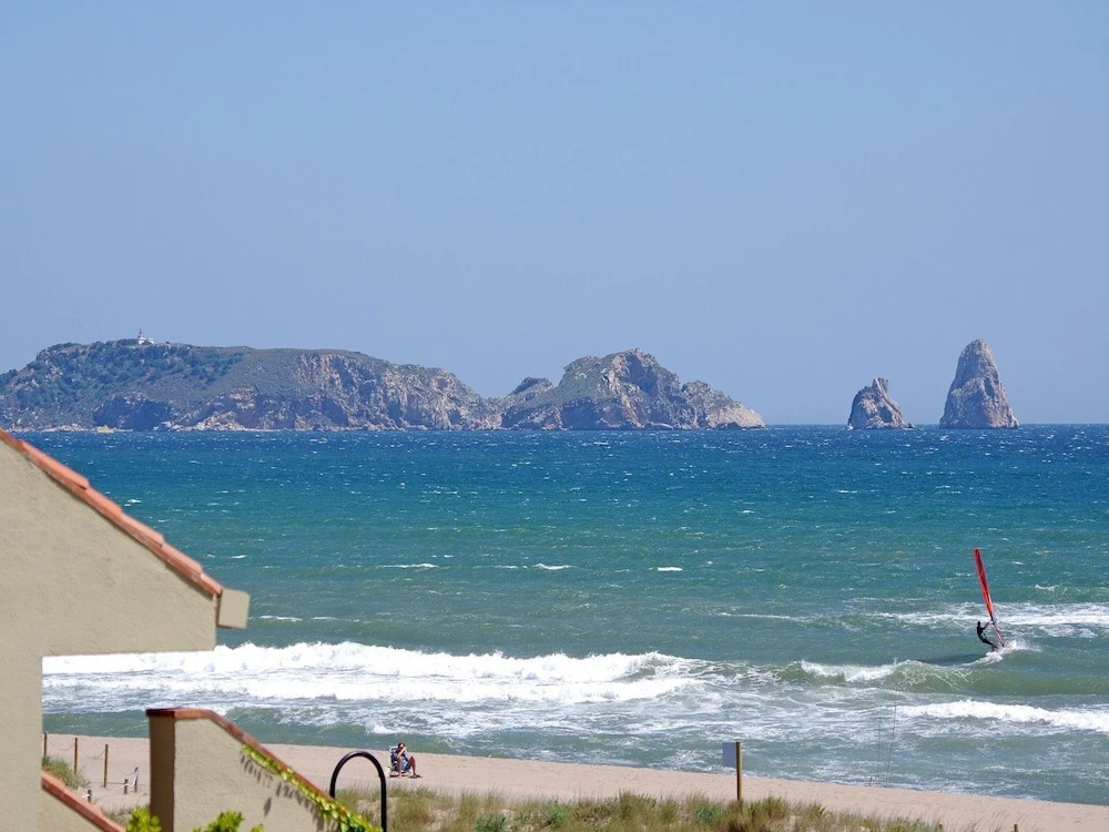 Spacious Apartment With sea View and Directly on the Beach