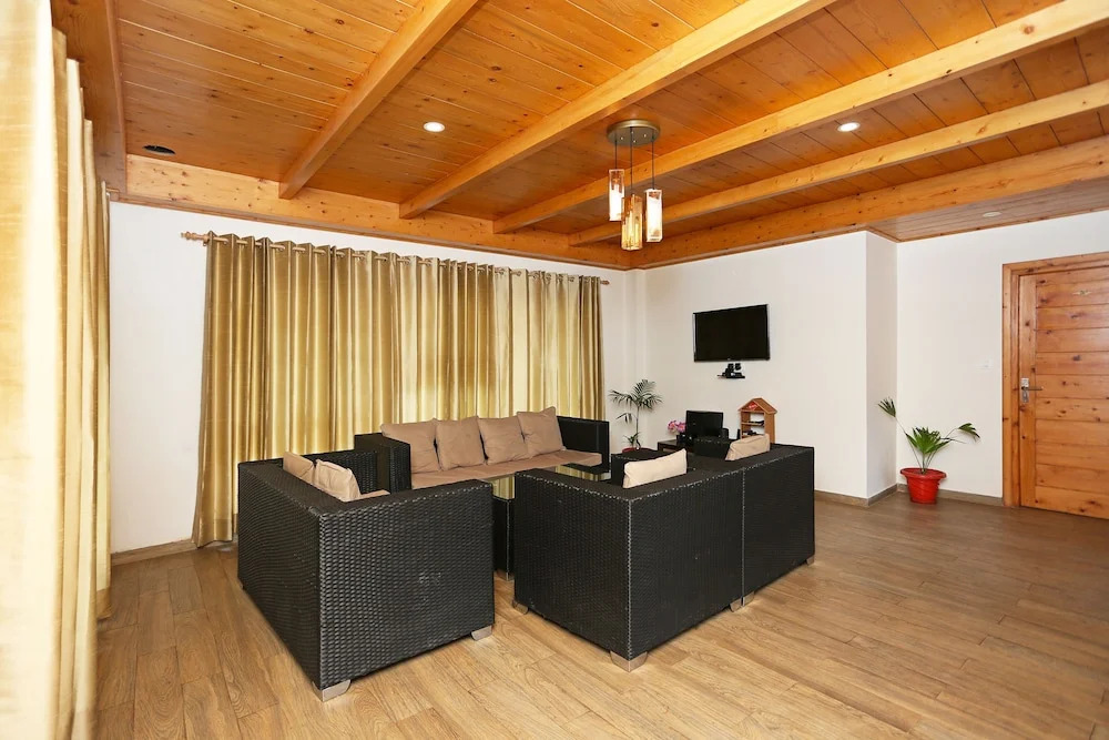 OYO 8648 Kyipo Khang Cottage BnB