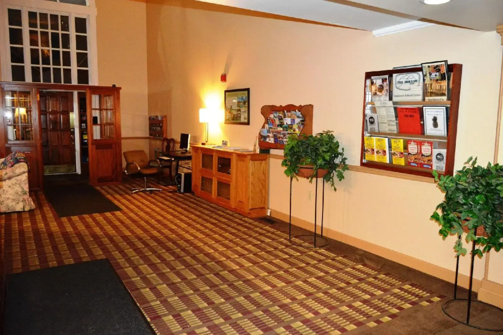 New World Inn