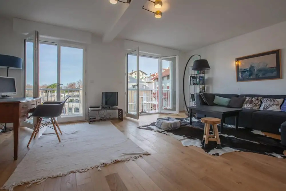 Charming Duplex With Terrace for 8 People in Port Vieux