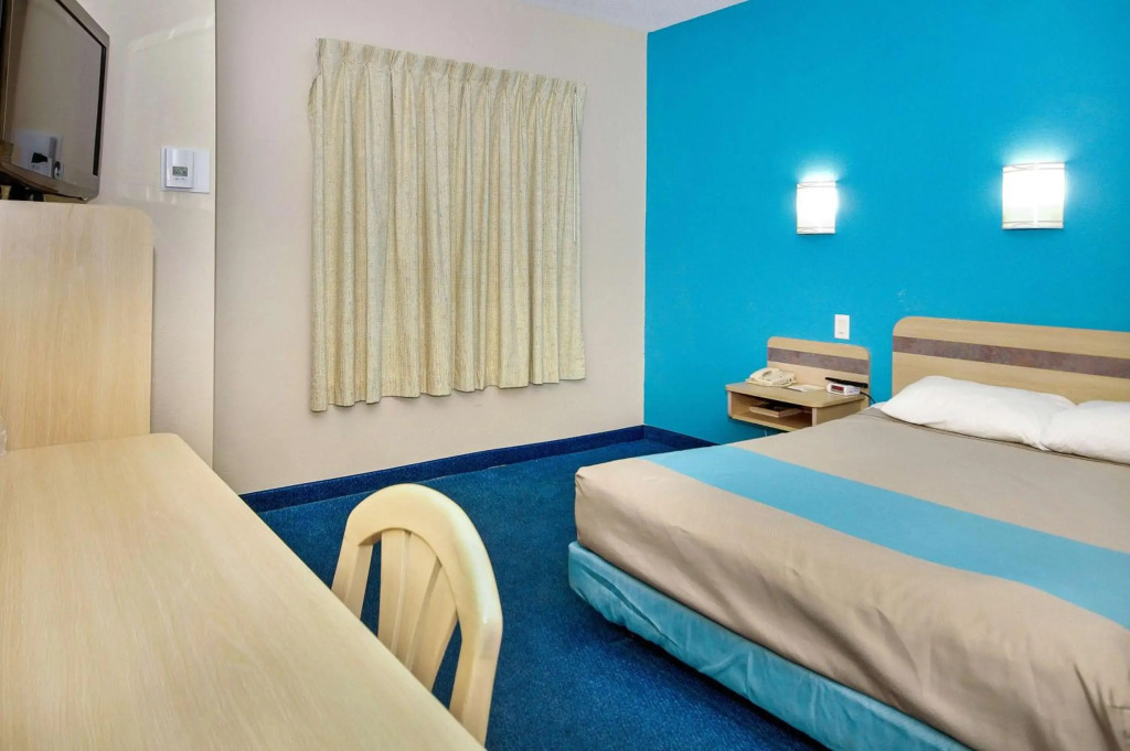 Motel 6-Peterborough, ON