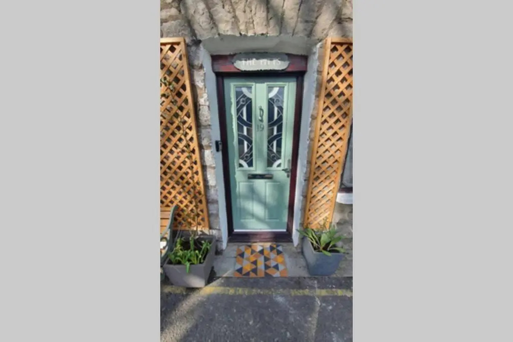Beautiful Central Kendal Townhouse 3 Double Beds Free Parking