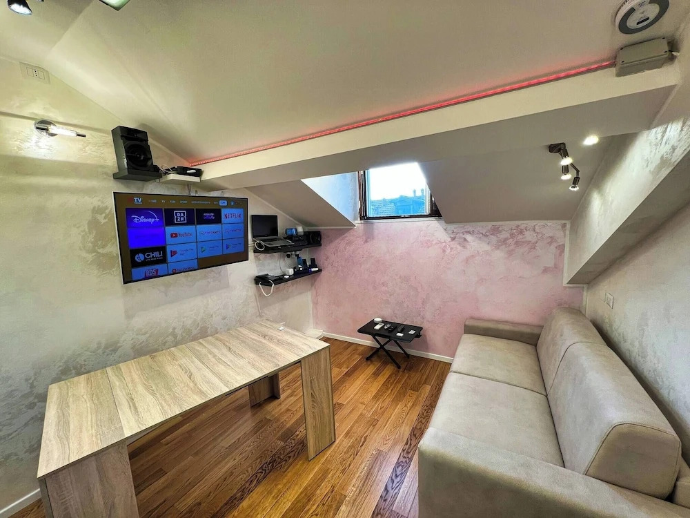 Milan City Center Apartment Eco-ChicSmart - Brera Garibaldi Zone 1 - The Tube