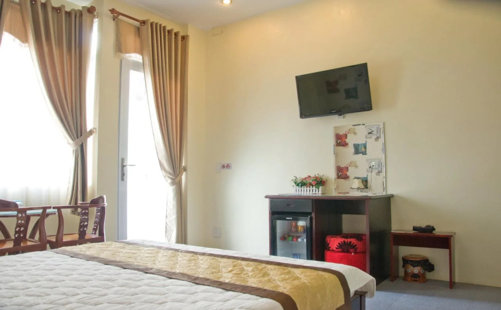 Dong Bao Hotel