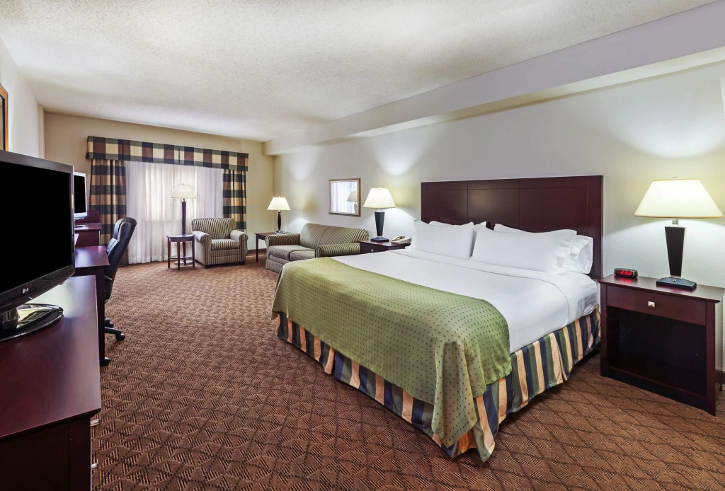 Holiday Inn Springdale-Fayetteville Area by IHG
