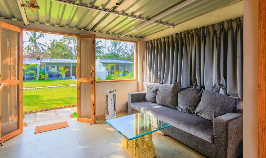 Treebo Lands End Beach Resort - 100m From Morjim Beach