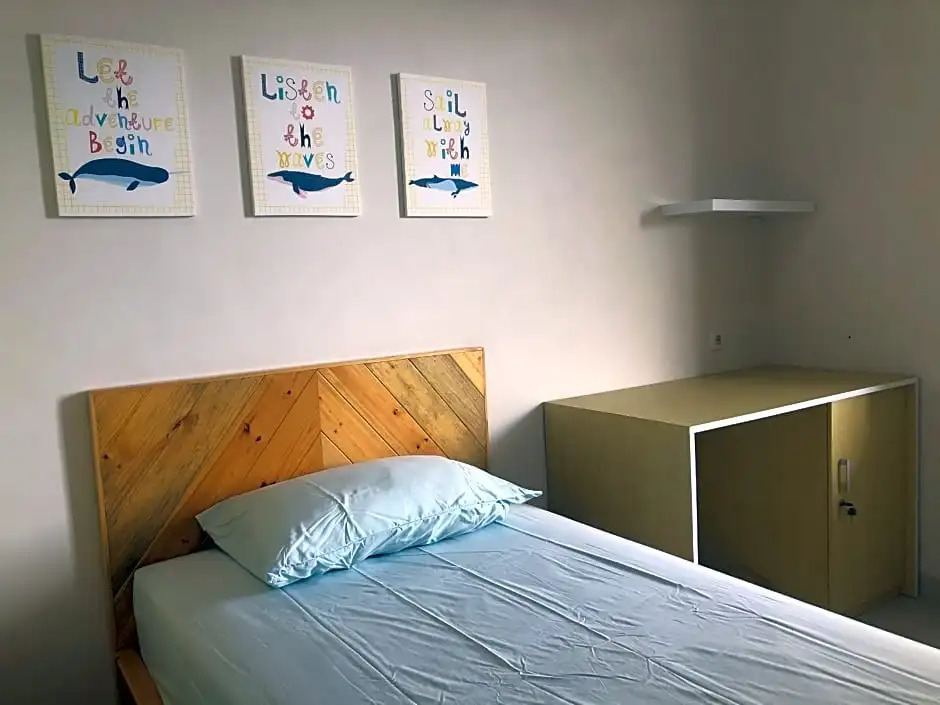OYO Life 3093 Kost Bale Teduh