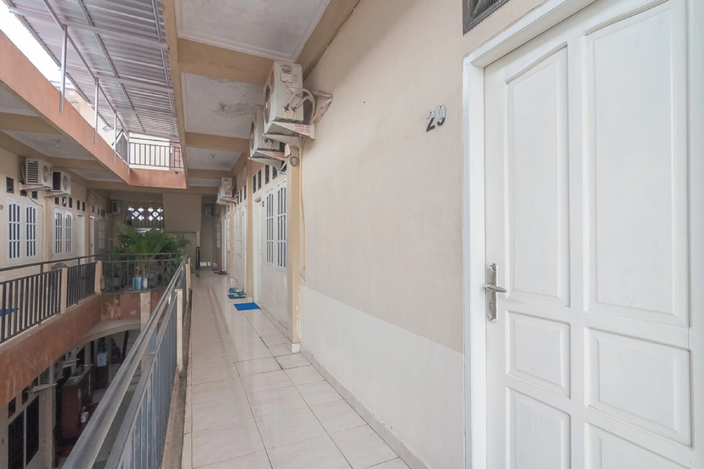 RedDoorz Syariah near Terminal Batu Ampar 2