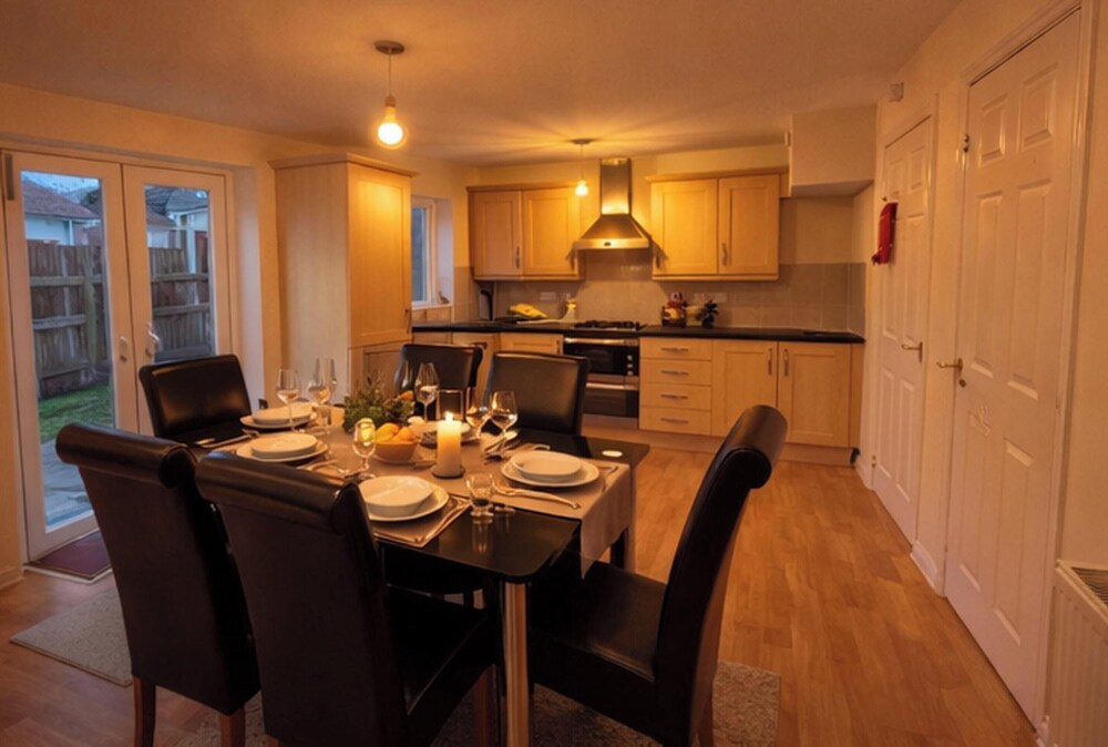 4br- Garden- Parking- Wifi- Near uea and Nnuh