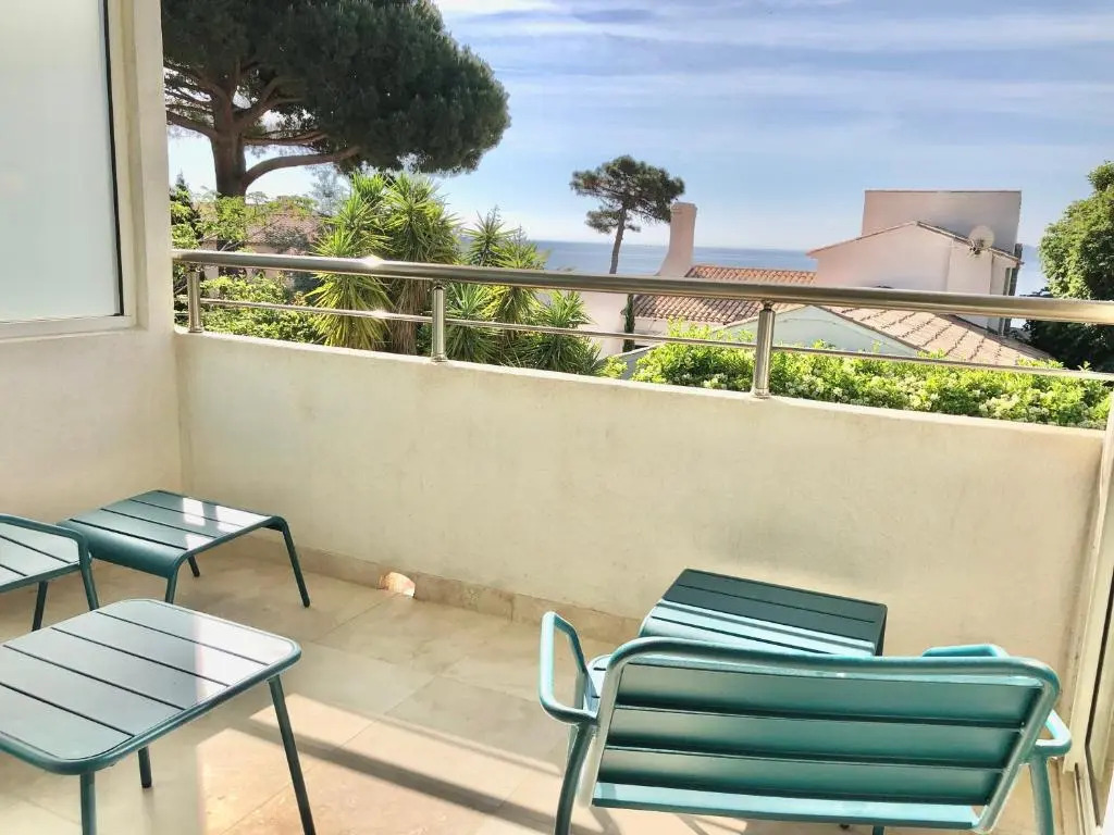 Villa Montfleuri, vieille ville à pieds, vue mer, piscine, 8 pers
