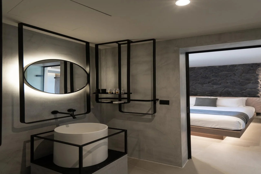 Apikia Santorini Suites - Adults Only
