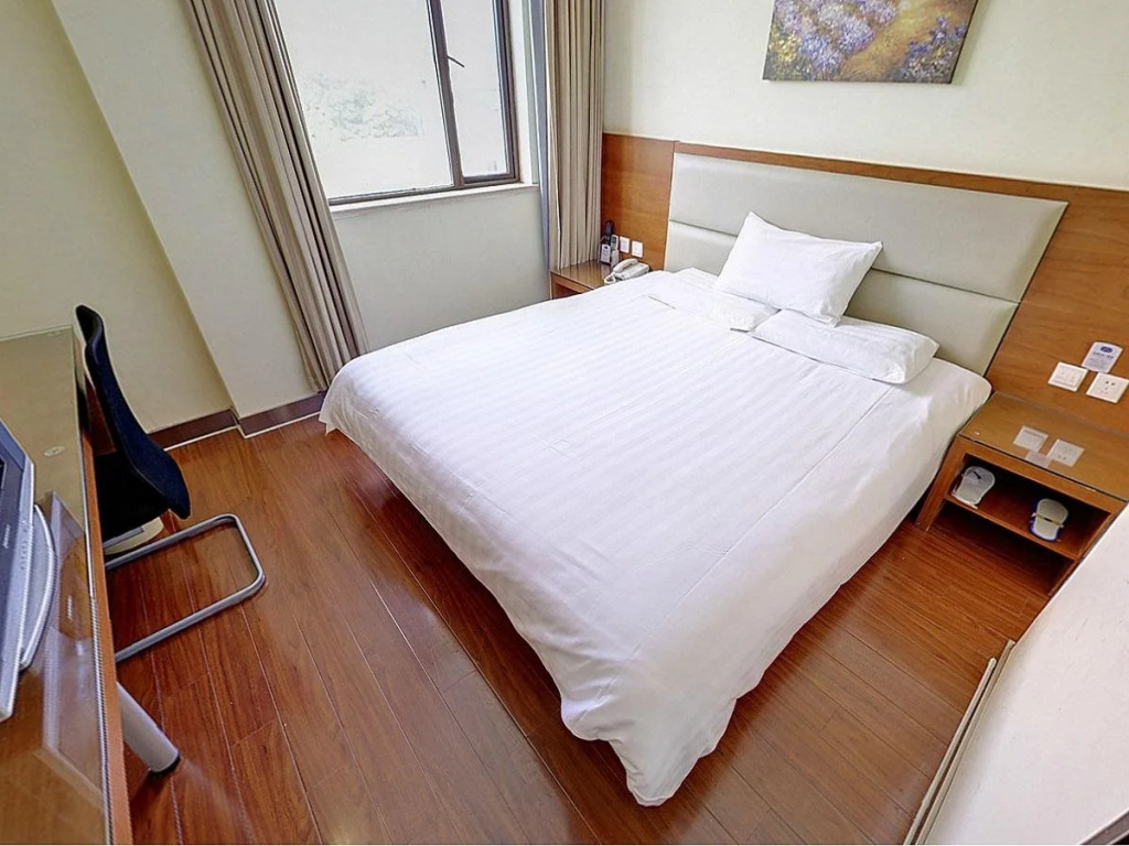 Hanting Express Hotel Shanghai Minsheng Road