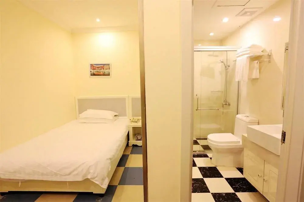 Yazhi Business Hotel