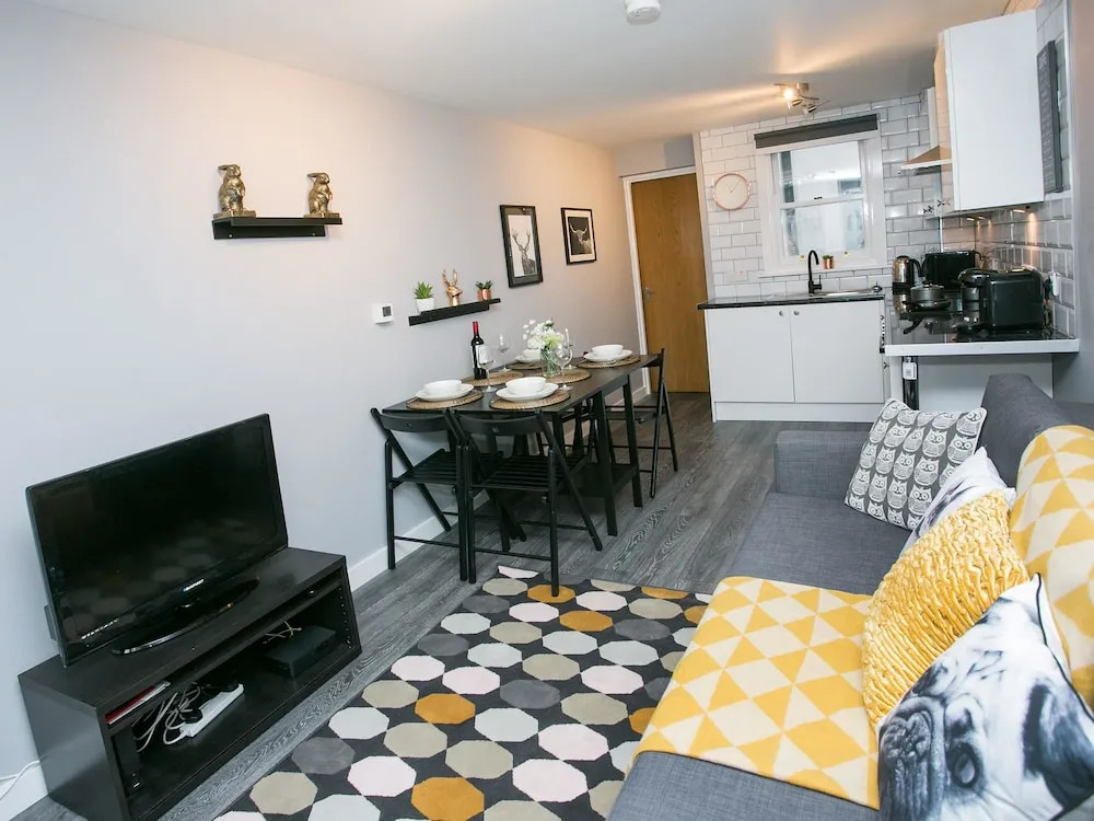 Malone Place Apartment