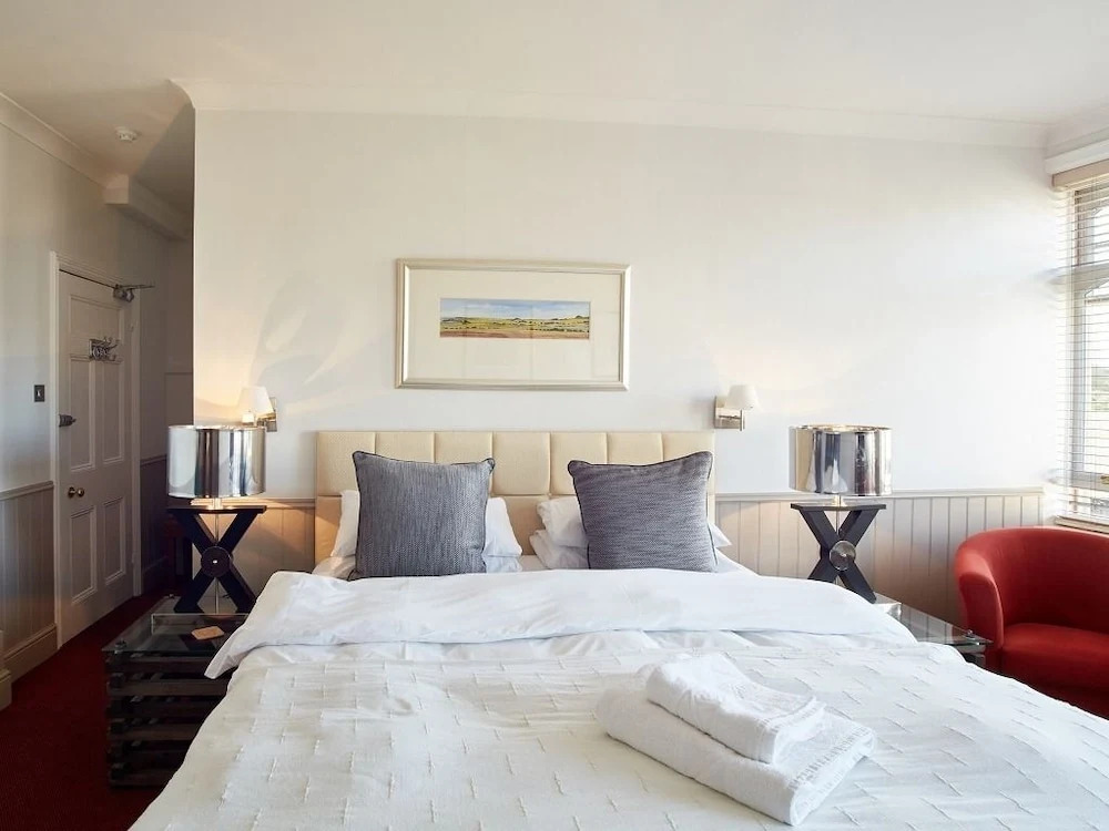 The George Hotel