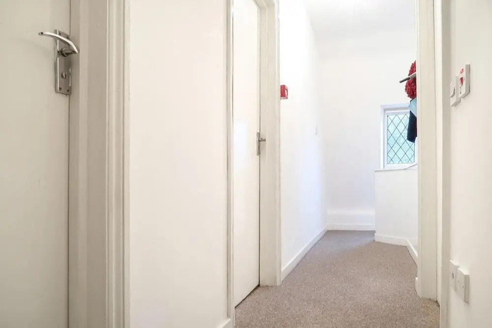 Sidney Street - Deluxe Guest Room