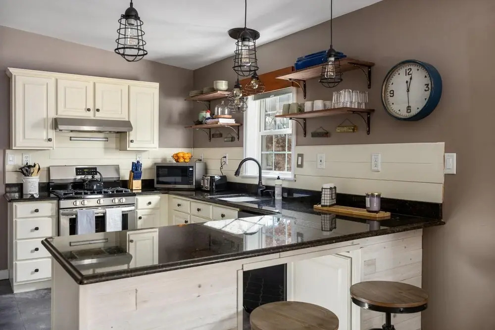 Industrial Chic Catskills All-season Getaway
