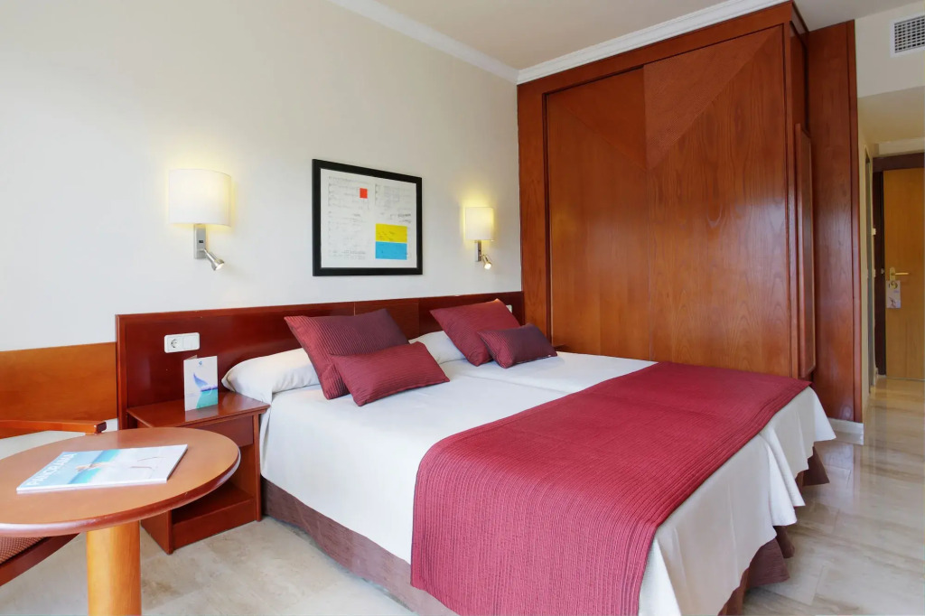 Grupotel Playa Camp de Mar