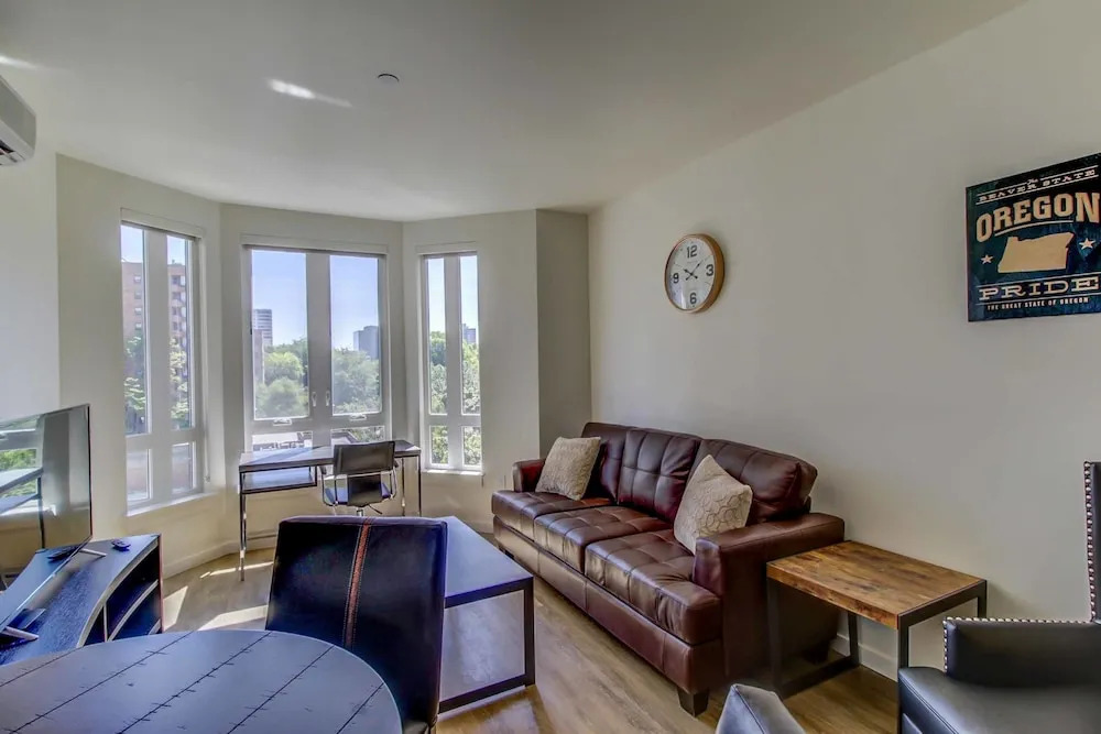 Pelicanstay at Portland University