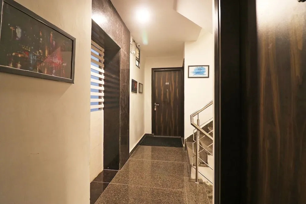 OYO 48708 Om Palace