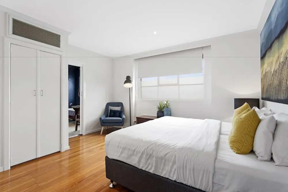 Manallack Apartments Olley