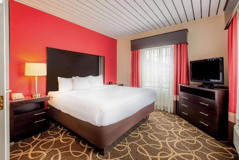 La Quinta Inn & Suites Elkview - Charleston NE