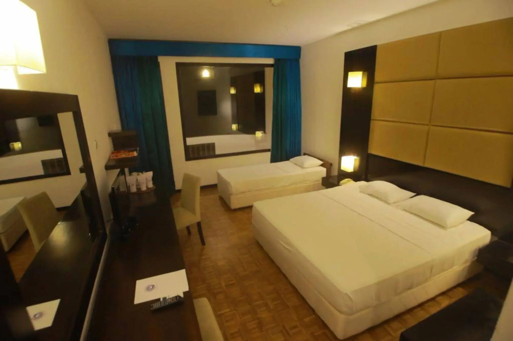 Peacock Beach Resort- Hambantota