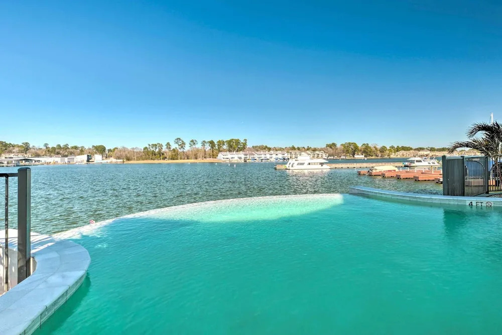 Lakeside Montgomery Condo Near Boat Rental!