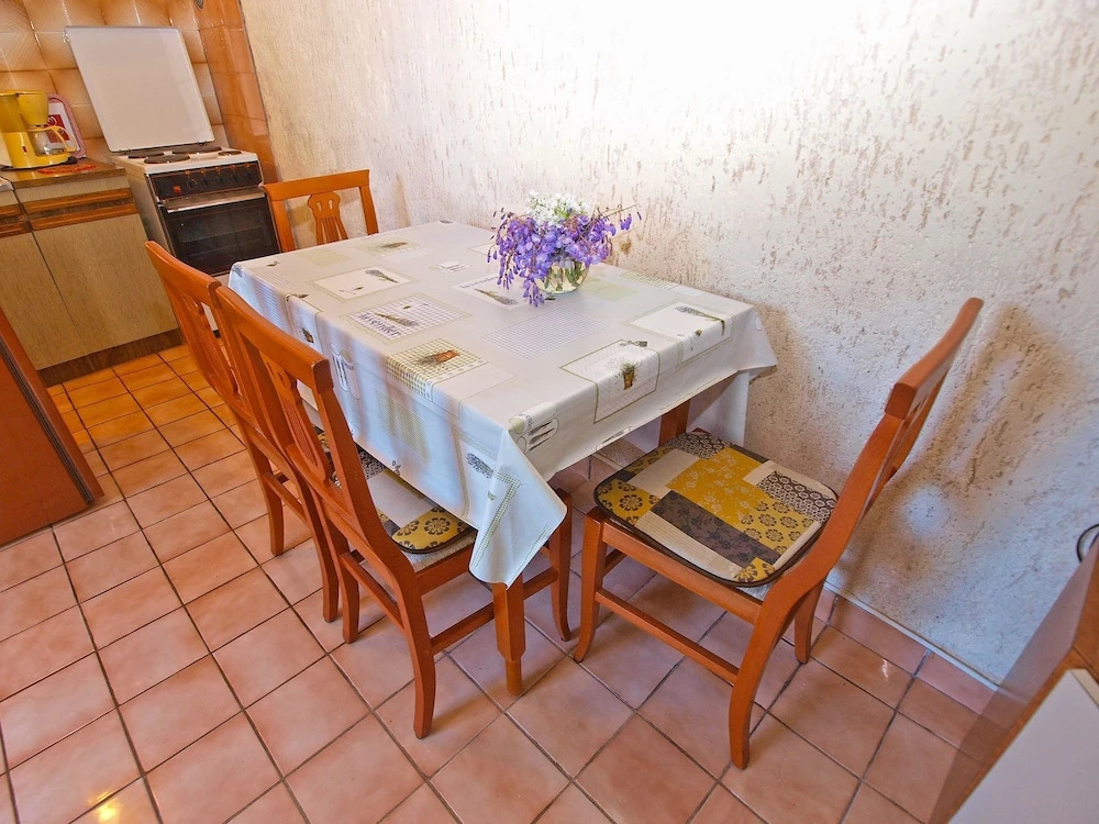 Apartment 950