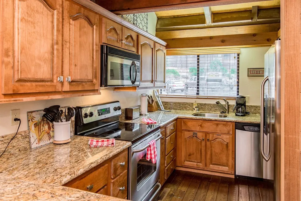 Truckee Condo 1 Mi. from Northstar by RedAwning