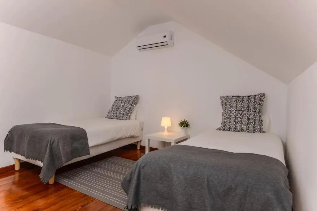 Seaside Family Townhouse - 100m from the sea!
