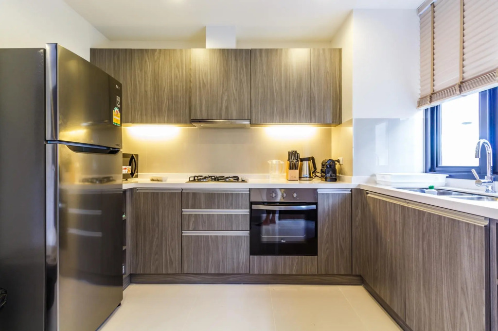 LP101 - Private rooftop pool villa in Laguna for 9 people, near restaurants and shops