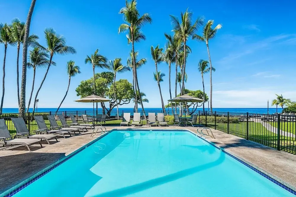 Desirable Ground Floor Unit - AC & Wifi - Concierge Included- Vrkcv