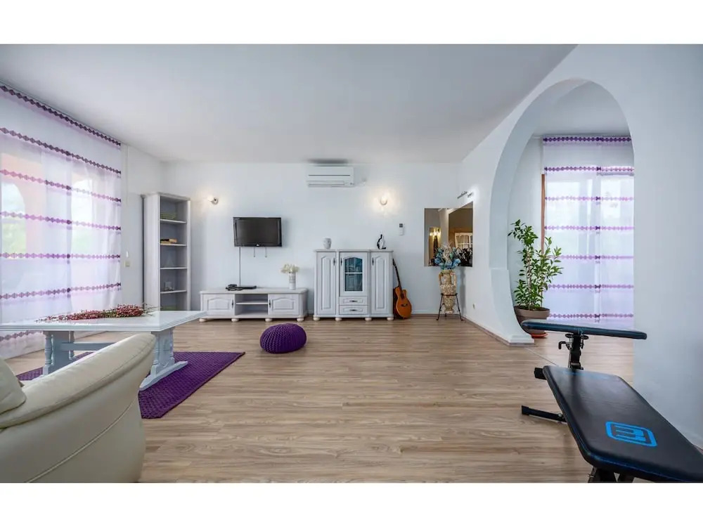 Luxury Holiday House With Private Pool and Large Garden, Near Rabac